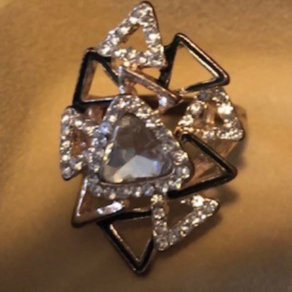 Fashion Rings. - Picture 3 of 4